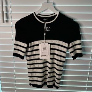 CHANEL WOMEN TOP 22B BLACK AND WHITE CASHMERE/COTTON BLEND HEART KNIT TOP 36